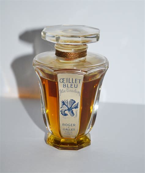 roger and gallet blue carnation.